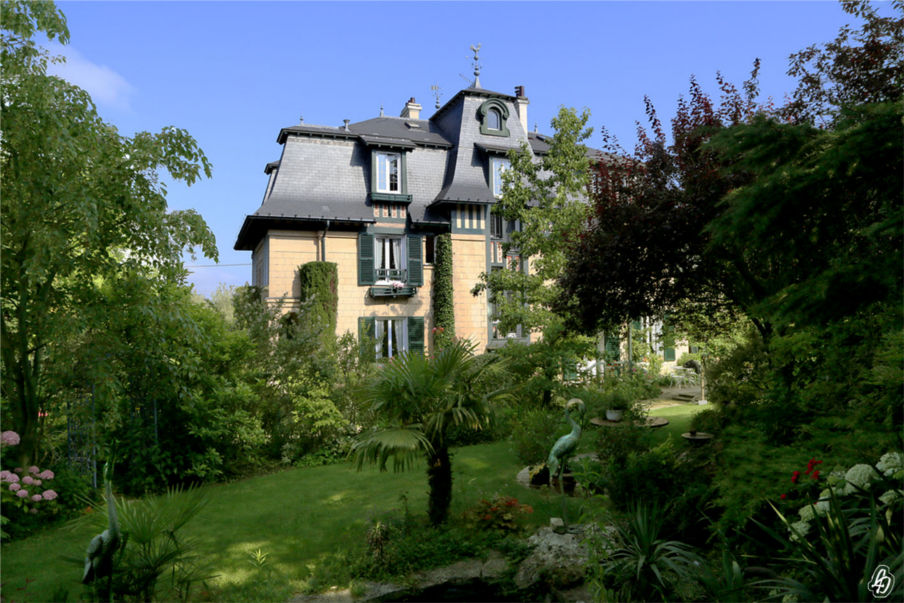 Une villa à Montmorency.