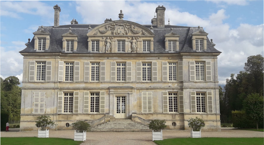 La façade du château de Guiry-en-Vexin.